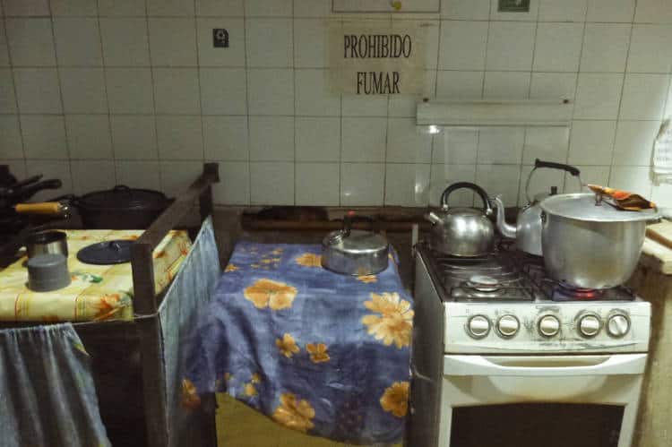 ホステル内のキッチンの写真