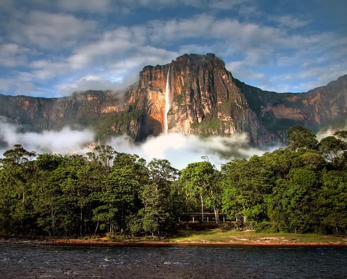 ベネズエラのエンジェルフォール。滝の写真