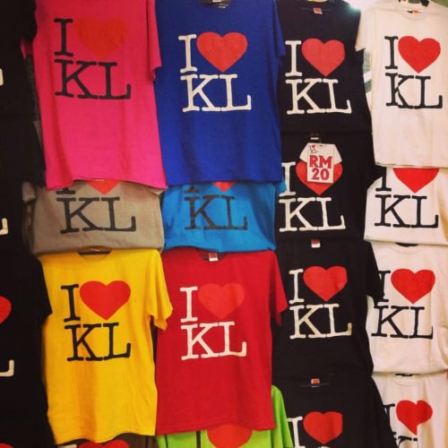 I love KLとプリントされたTシャツがたくさん